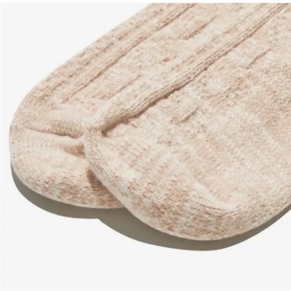Pudus Sweater‎ Socks Women's Fits Shoe Sizes 6-10 FabFitFun NEW